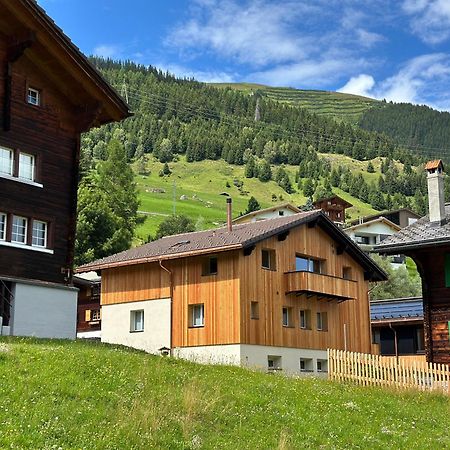 Yeti Lodge Sedrun Exterior photo