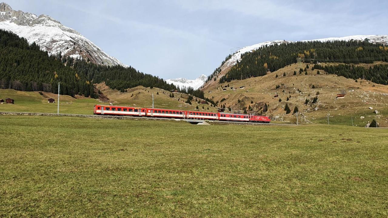 Yeti Lodge Sedrun Exterior photo