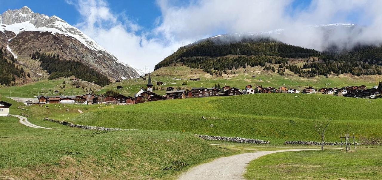 Yeti Lodge Sedrun Exterior photo