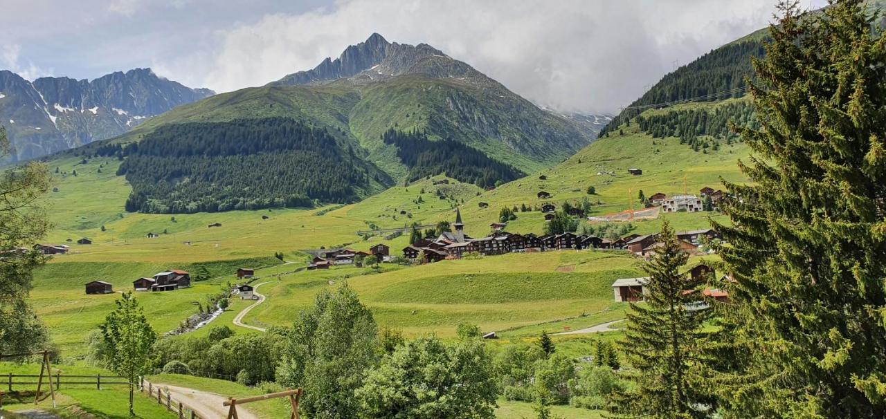 Yeti Lodge Sedrun Exterior photo