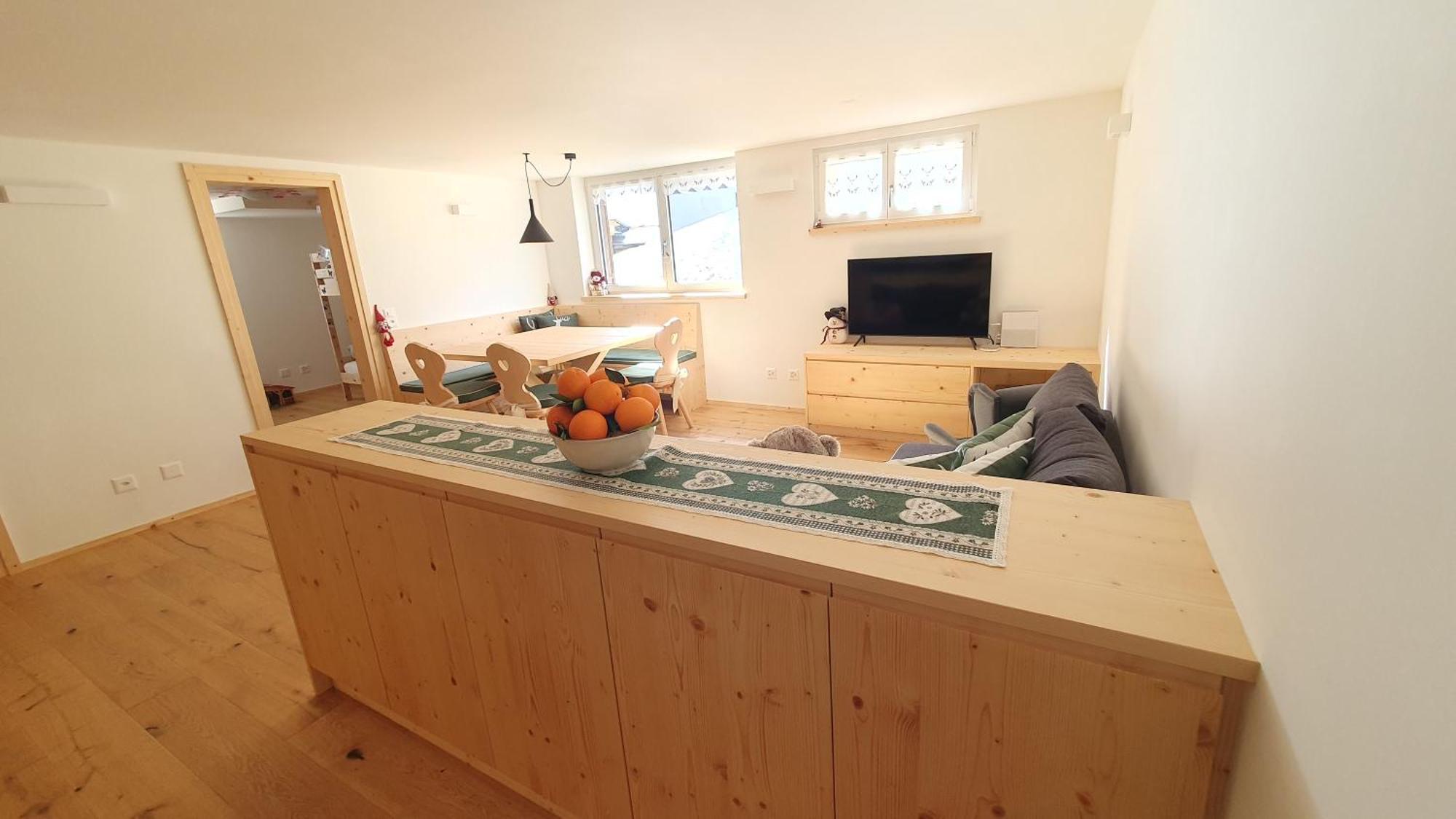 Yeti Lodge Sedrun Room photo