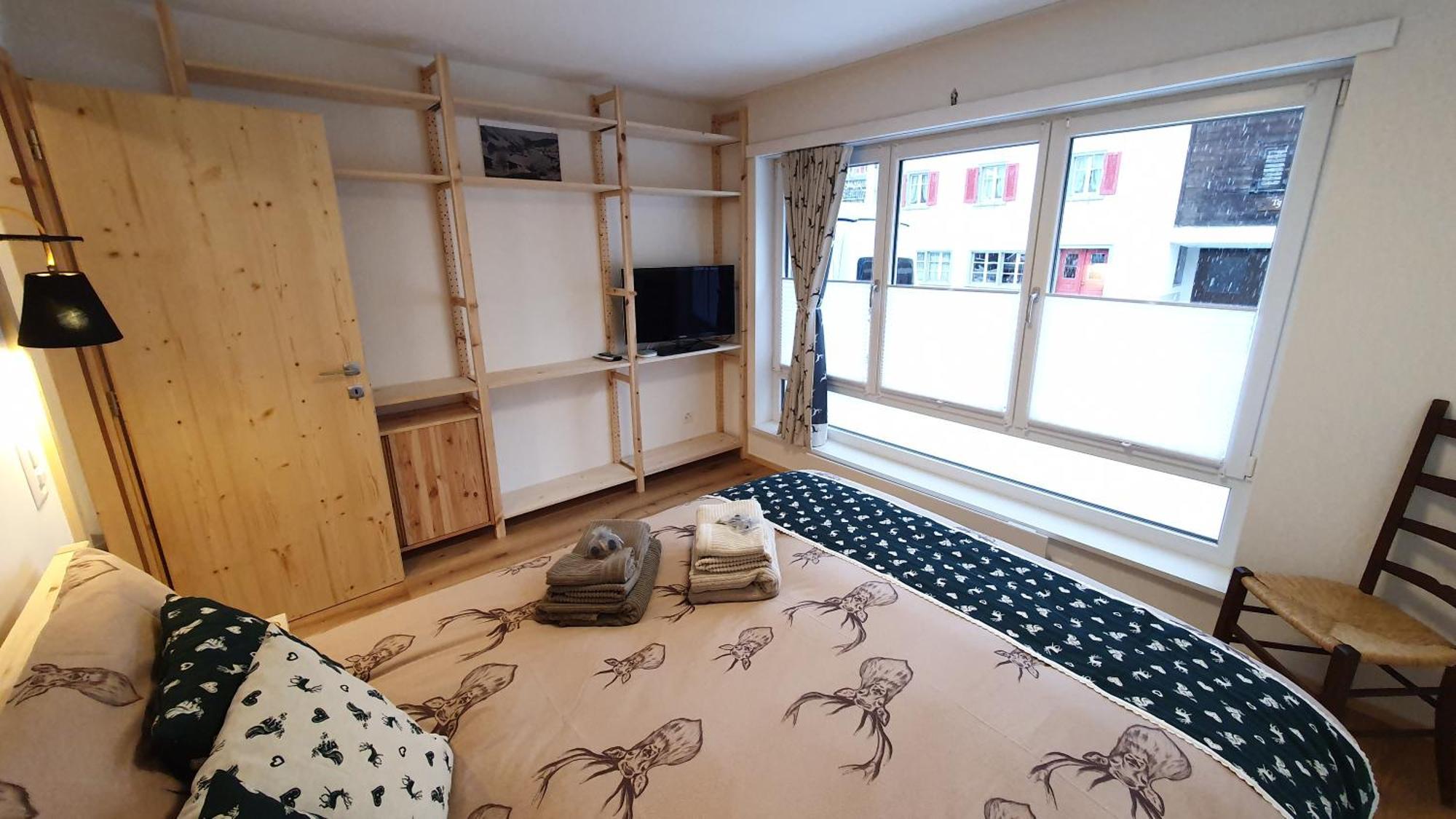 Yeti Lodge Sedrun Room photo